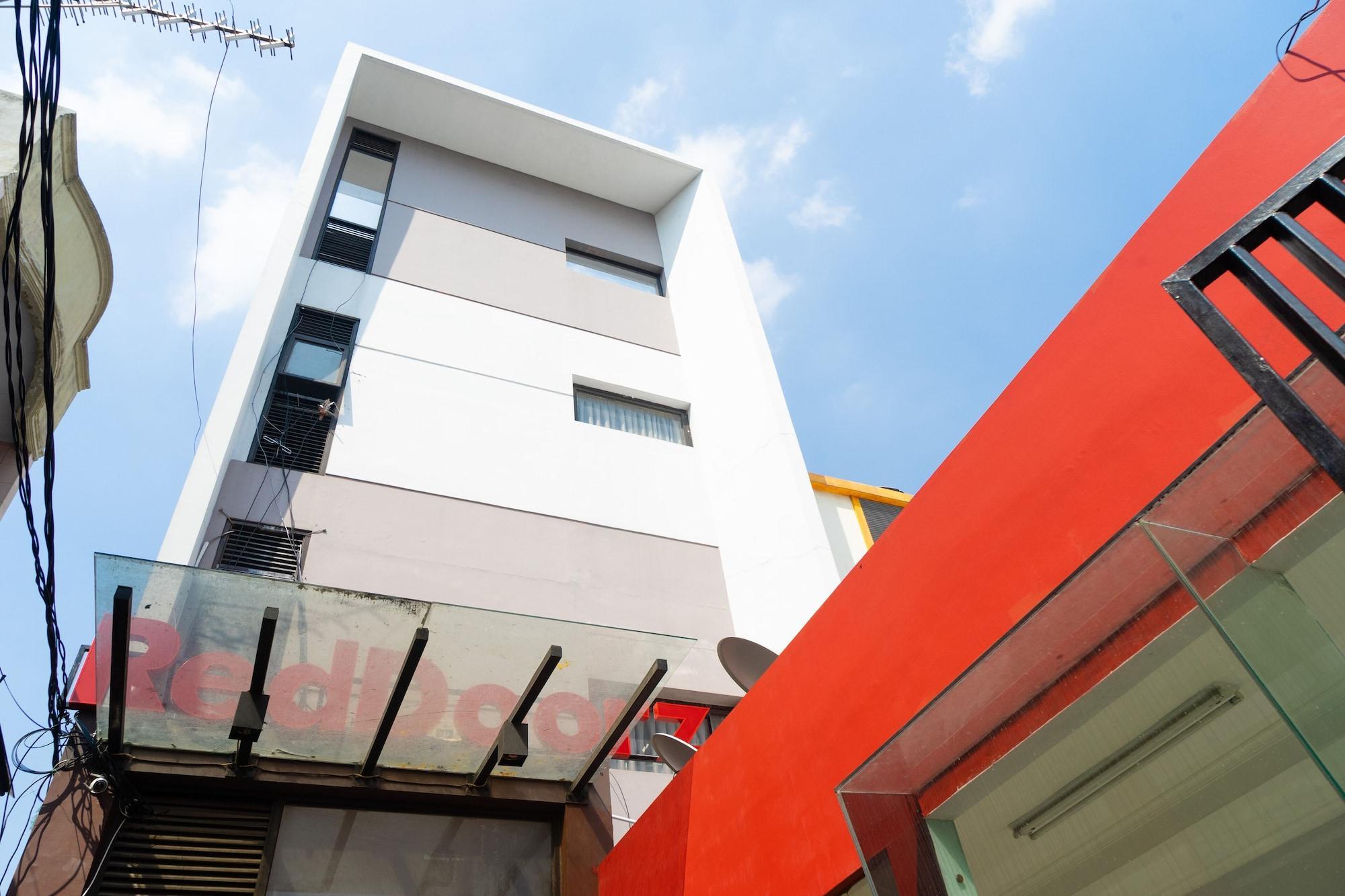 Reddoorz Plus @ Sawah Besar Giacarta Esterno foto